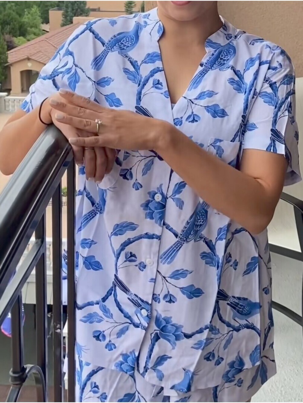 PIYAMA white blue leafy print button down PJ shirt sz M